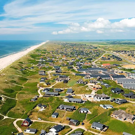 6 People House In 아파트 *