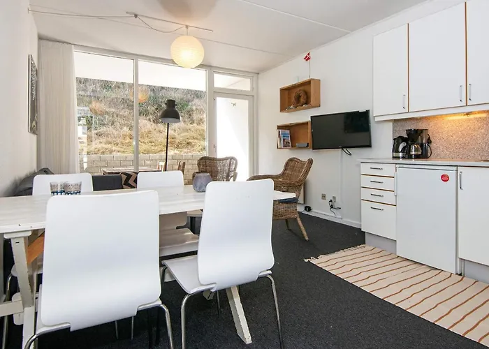 Апартаменты 6 People House In *